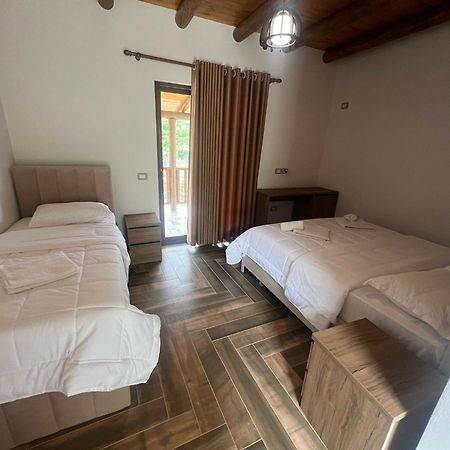 Guest House Bracaj Zhaban Екстериор снимка