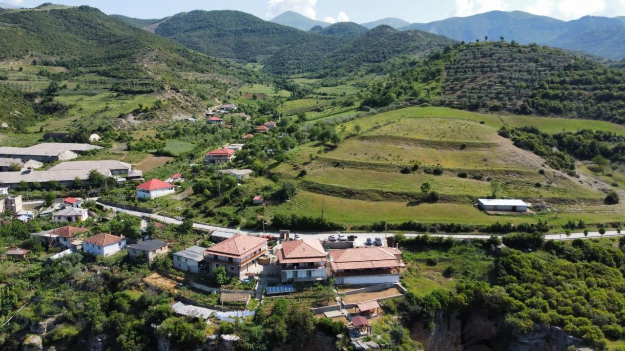 Guest House Bracaj Zhaban Екстериор снимка