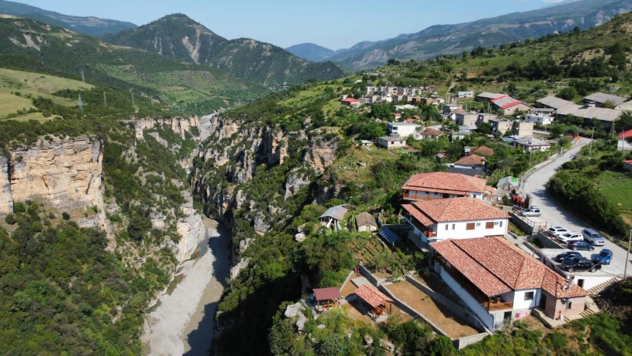 Guest House Bracaj Zhaban Екстериор снимка