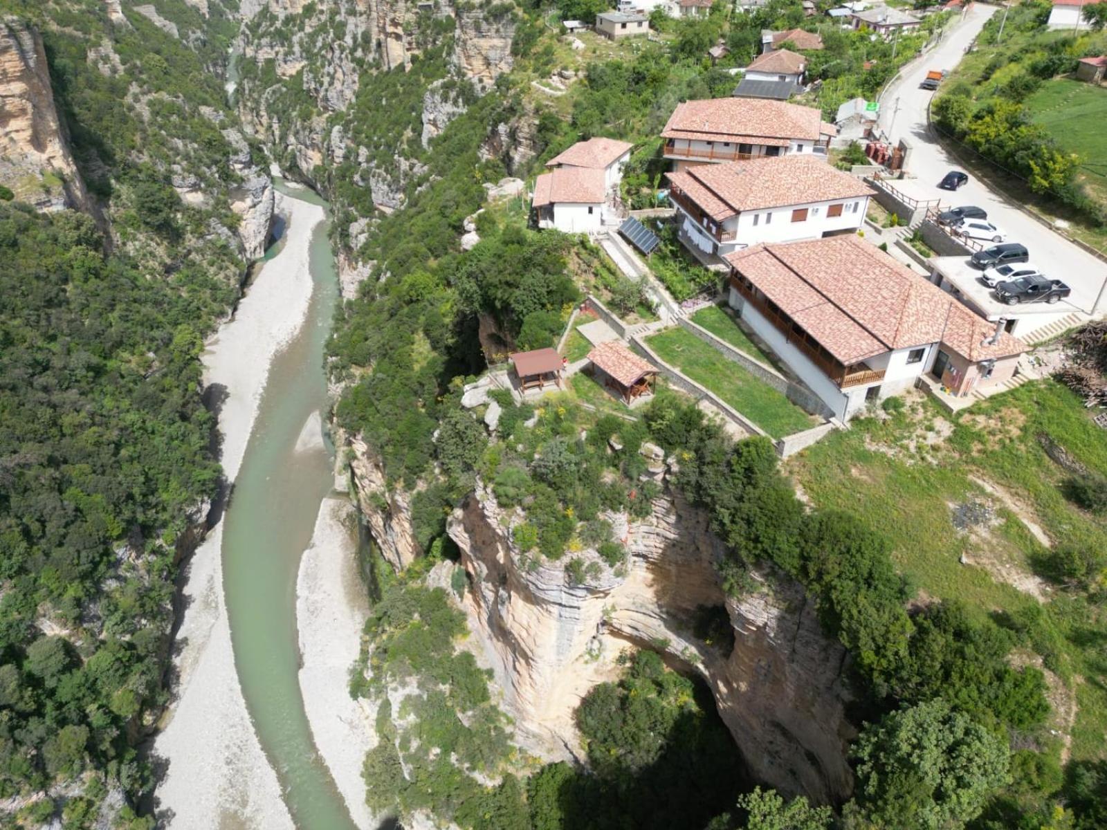 Guest House Bracaj Zhaban Екстериор снимка