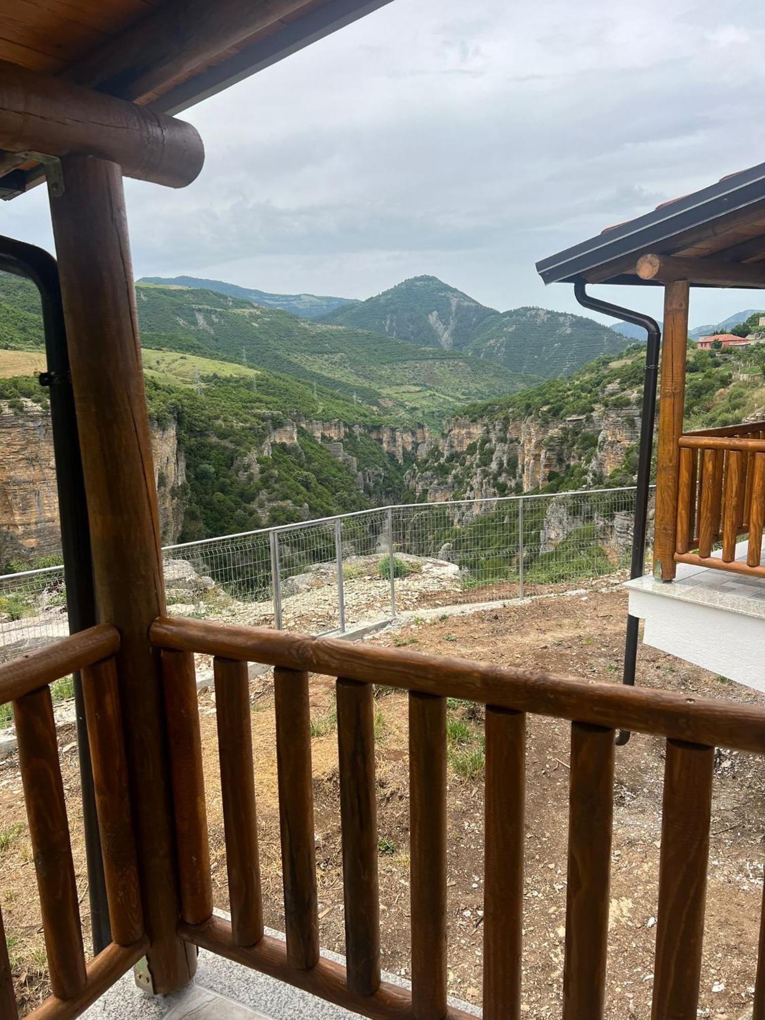 Guest House Bracaj Zhaban Екстериор снимка