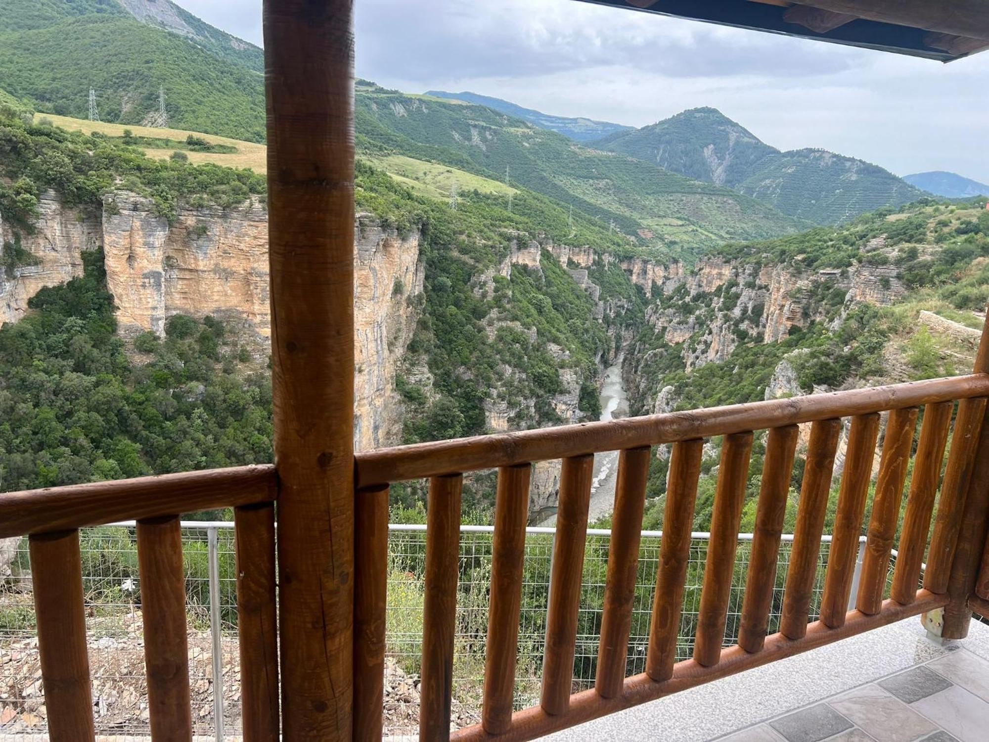 Guest House Bracaj Zhaban Екстериор снимка