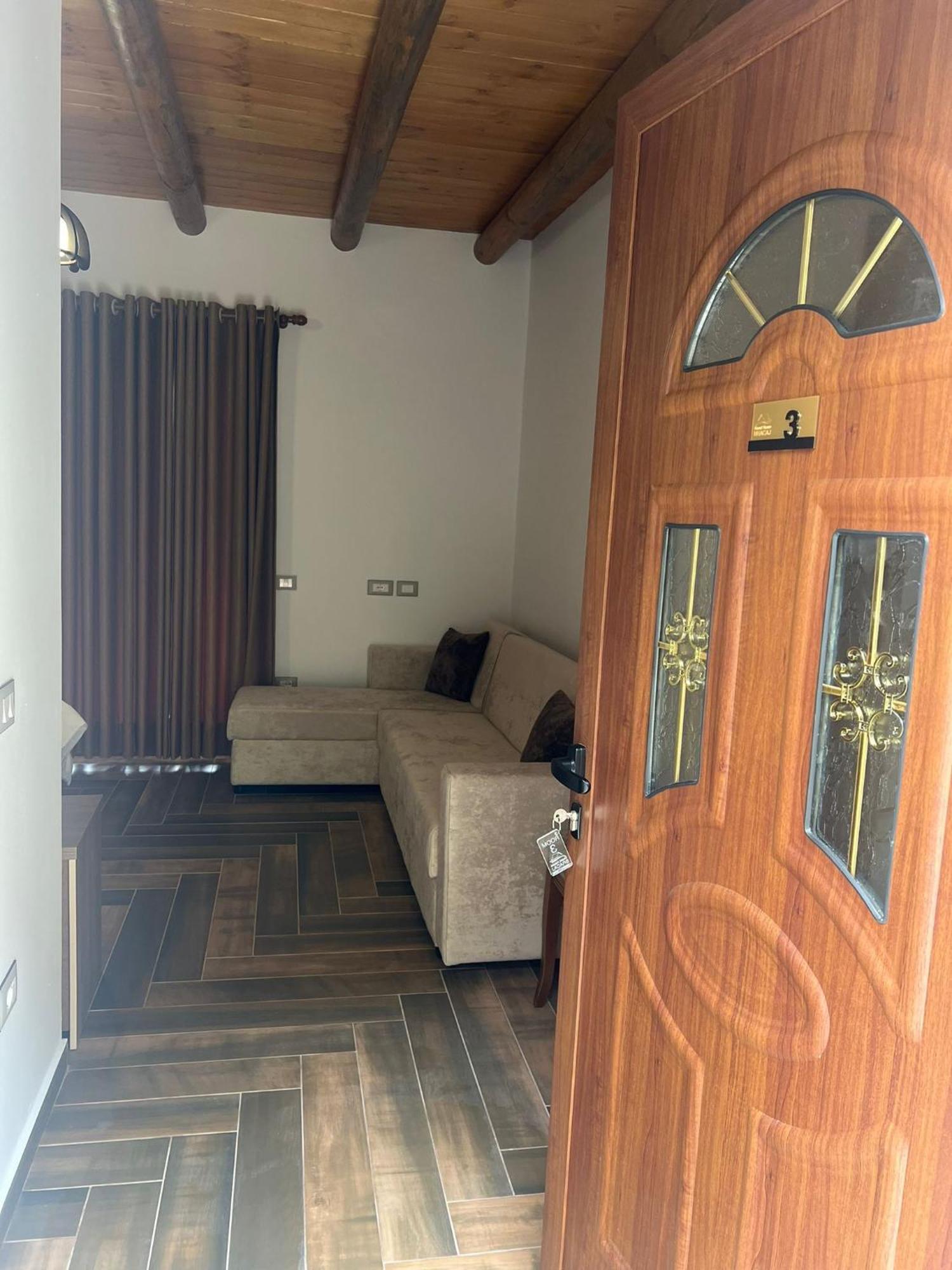 Guest House Bracaj Zhaban Екстериор снимка