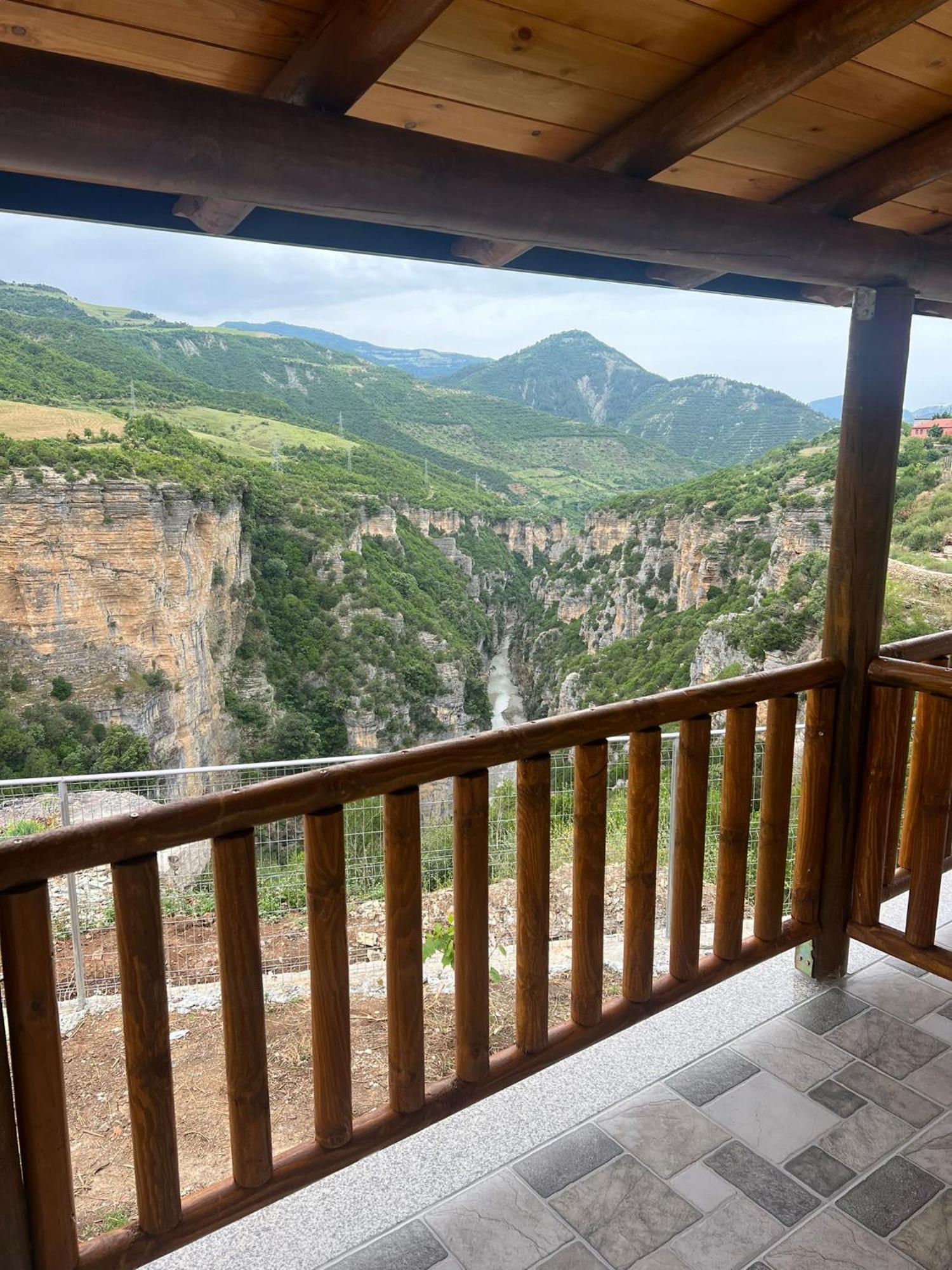 Guest House Bracaj Zhaban Екстериор снимка