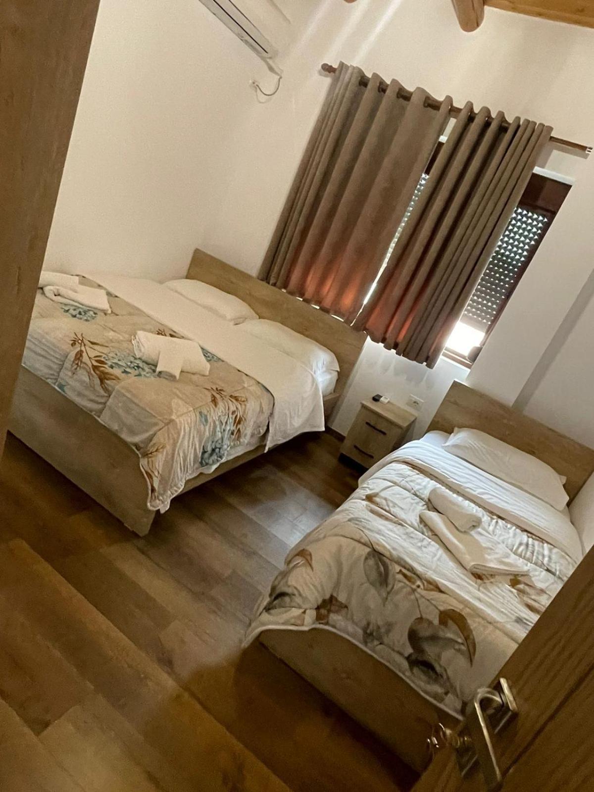 Guest House Bracaj Zhaban Екстериор снимка