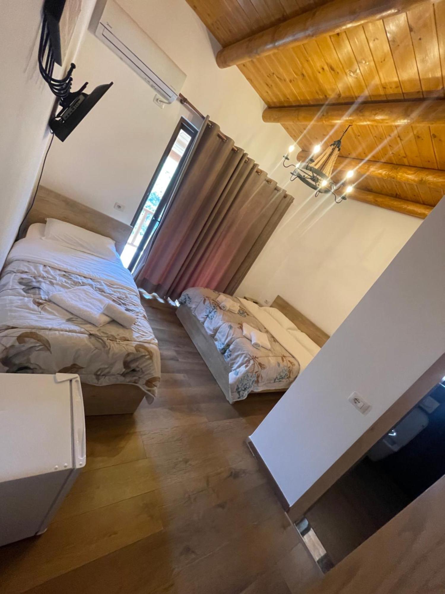 Guest House Bracaj Zhaban Екстериор снимка