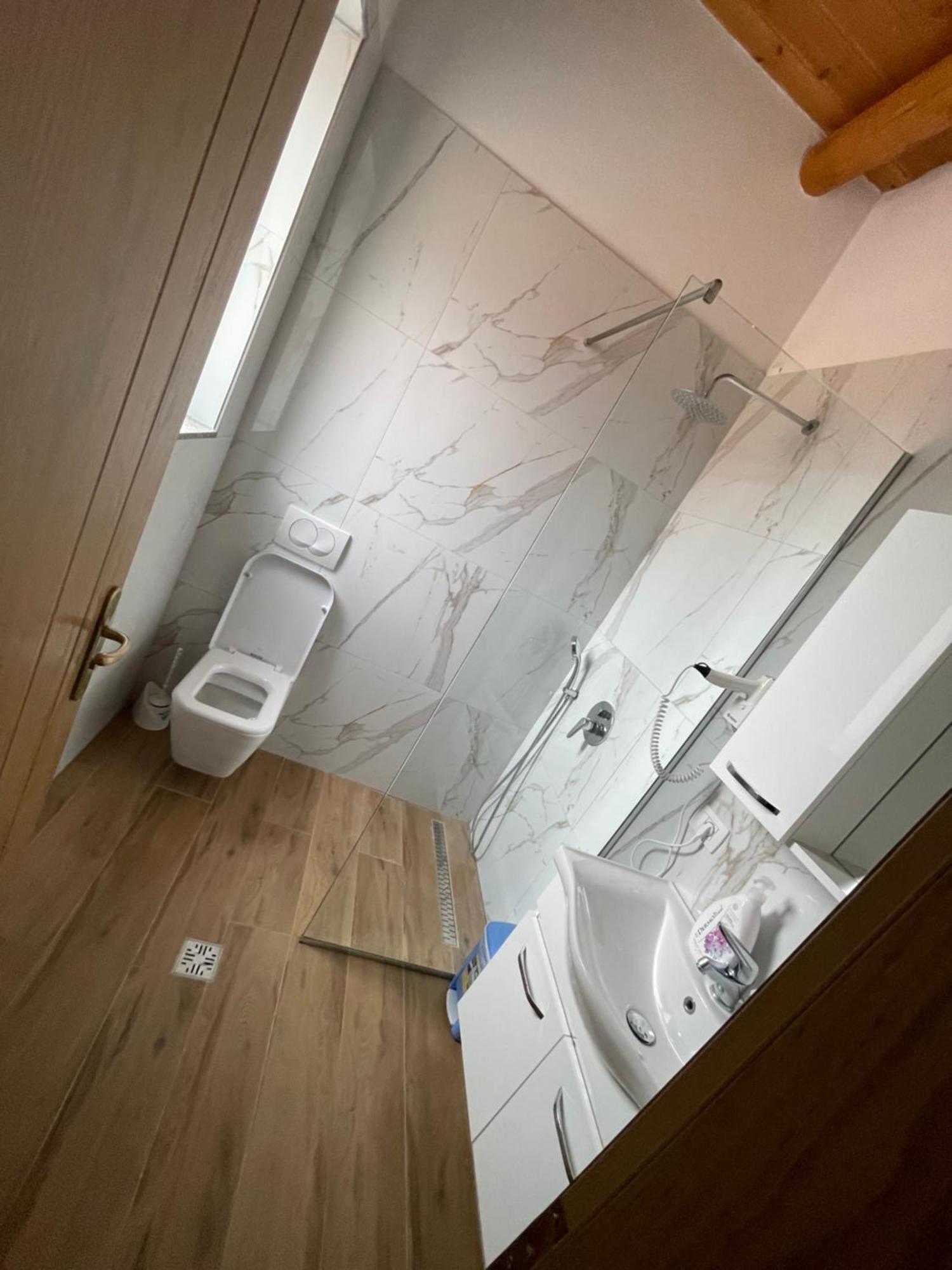 Guest House Bracaj Zhaban Екстериор снимка