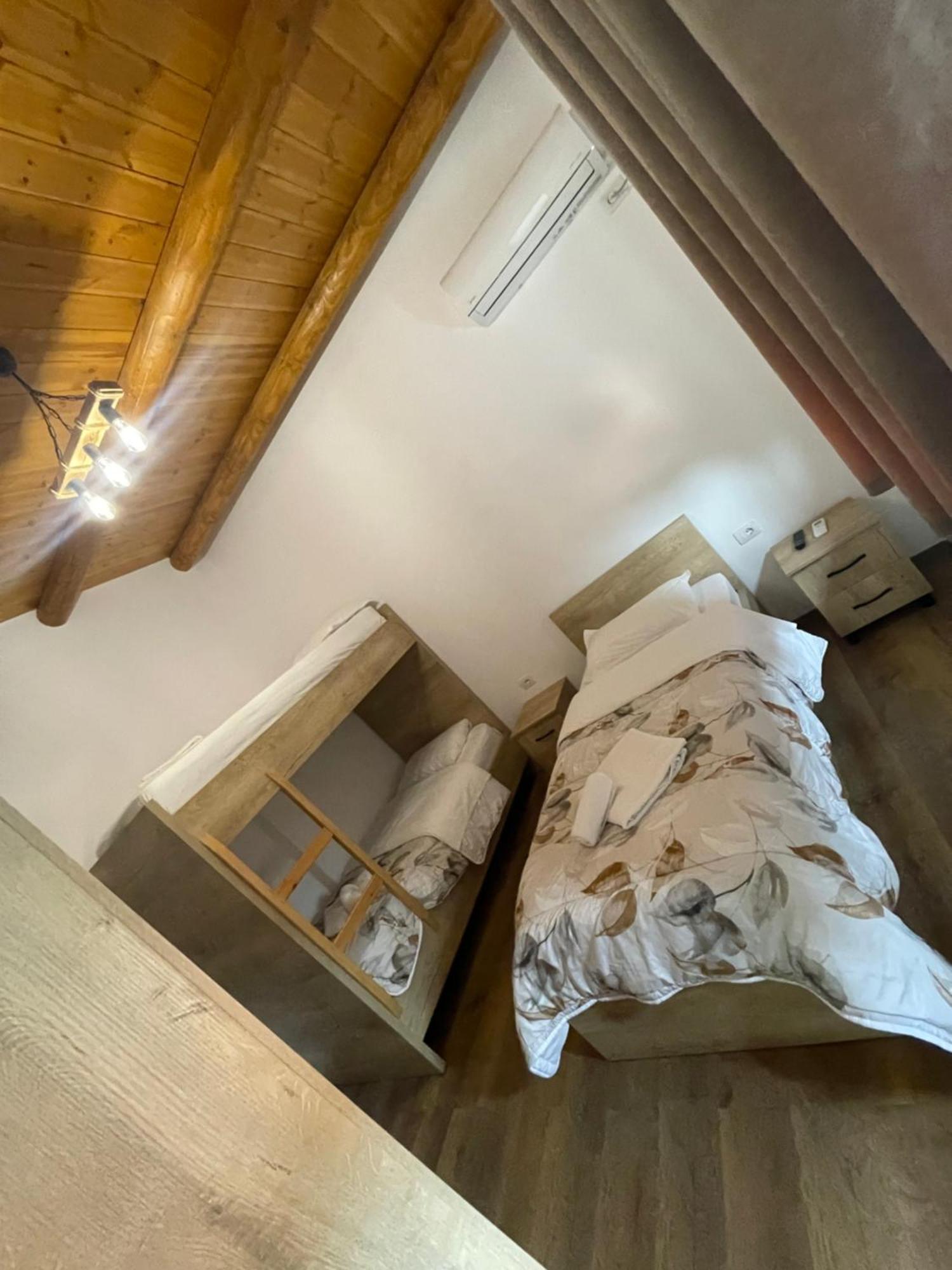 Guest House Bracaj Zhaban Екстериор снимка