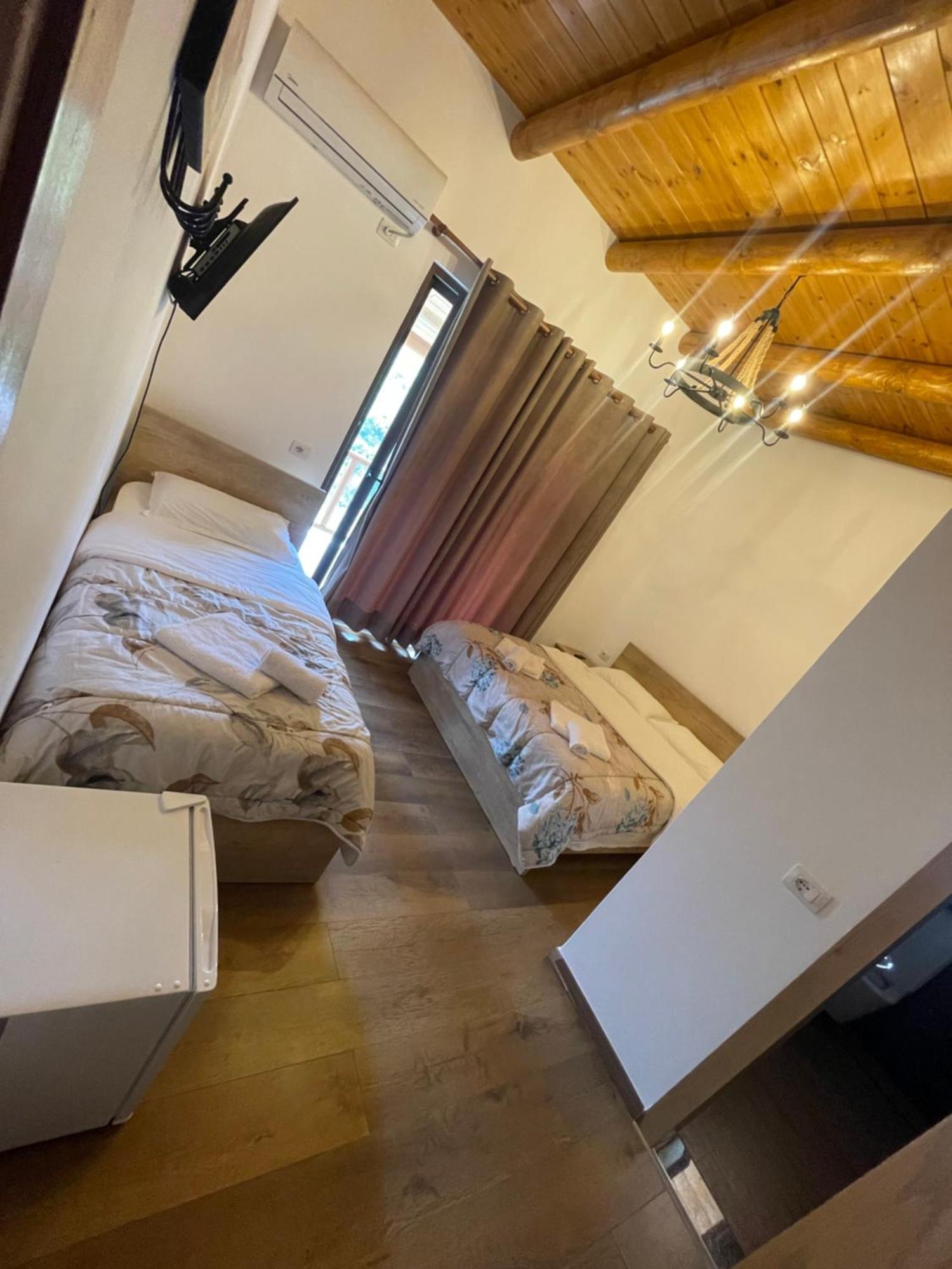 Guest House Bracaj Zhaban Екстериор снимка