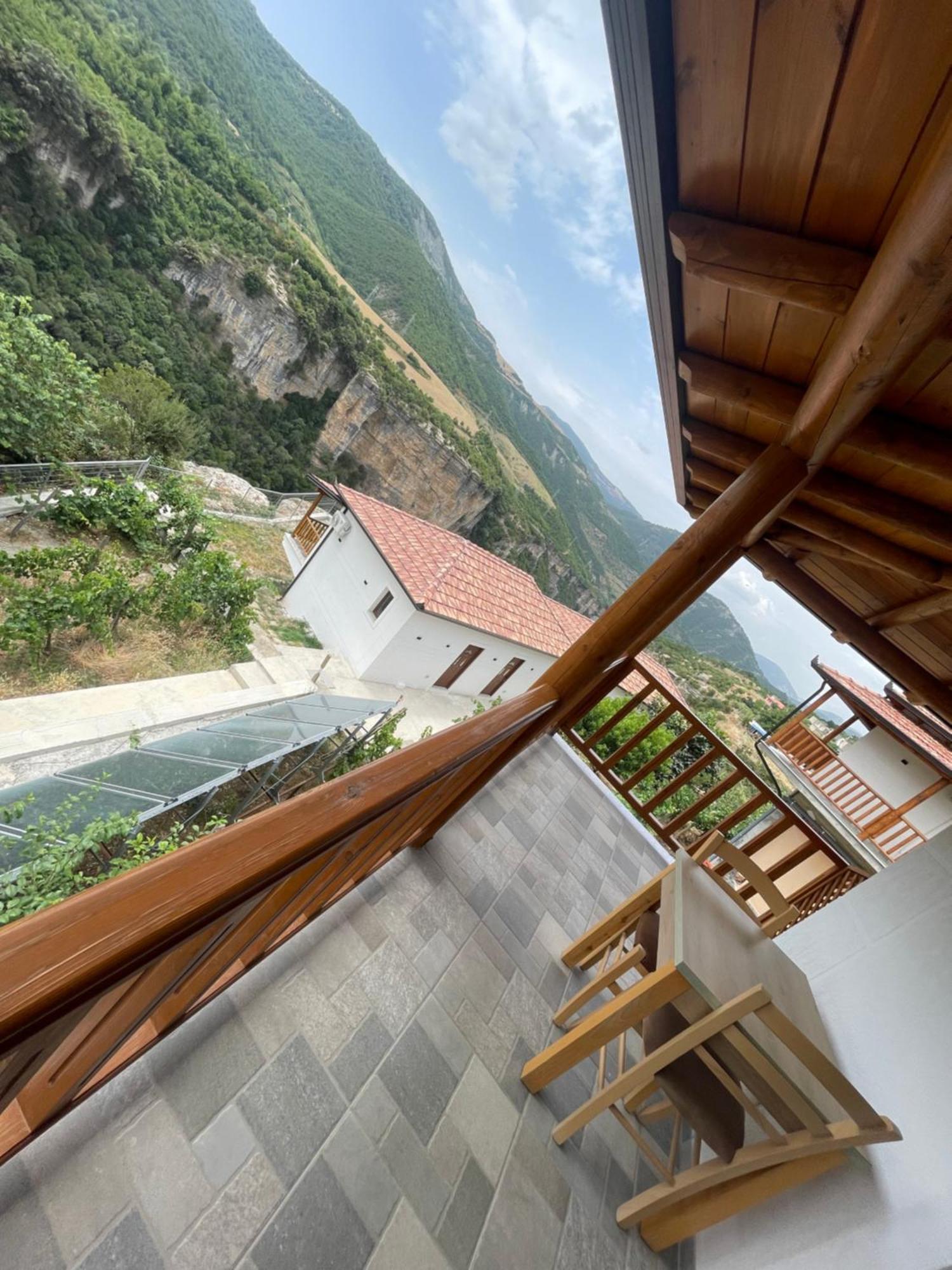 Guest House Bracaj Zhaban Екстериор снимка