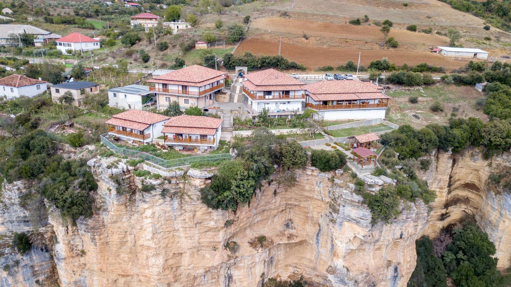 Guest House Bracaj Zhaban Екстериор снимка